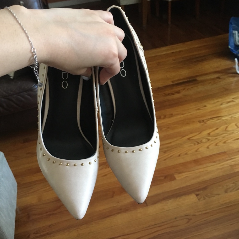 pointy heels